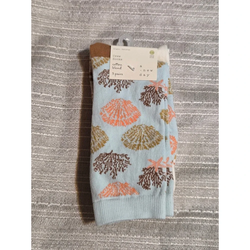A New Day Womens Crew Socks 3 Pairs Seashell Stripes Blue Cream Size 4-10